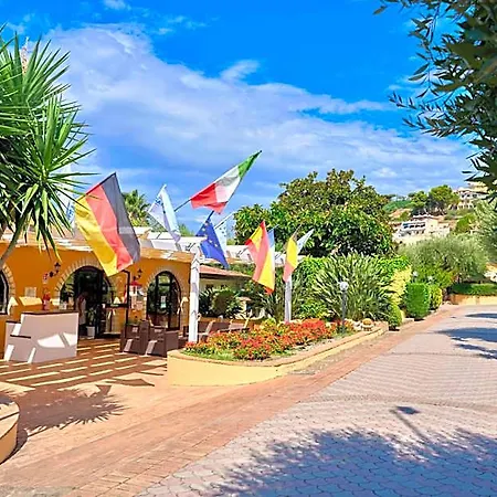 Villaggio Santa Maria Hotel *